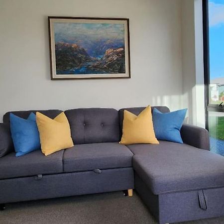 Cozy Retreat On Serene Street แฮมิลตัน ภายนอก รูปภาพ